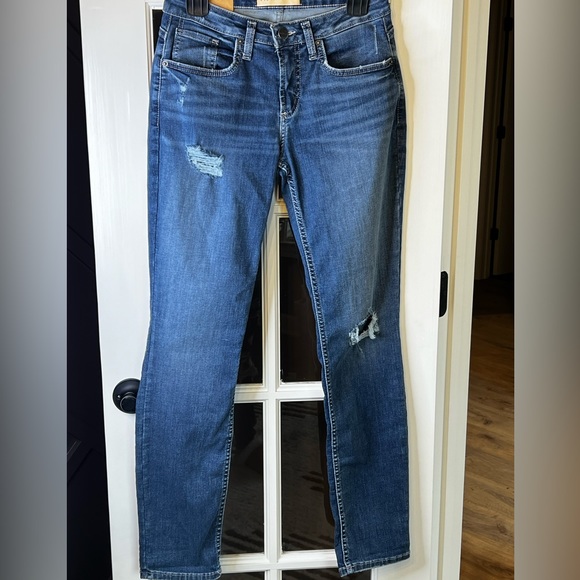 Authentic by SILVER JEANS "The Curvy Boyfriend" Jean Size 4 NWT - Picture 1 of 12
